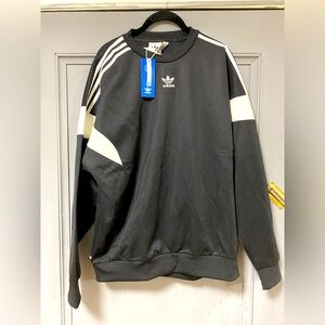 Adidas Originals adicolor Challenger sweatshirt in black ⚫️⚪️